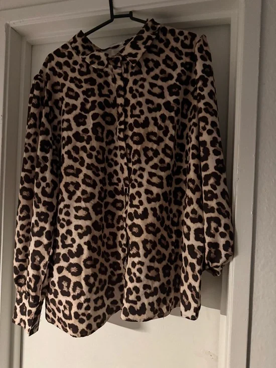 zeagoo Leopard Print Blouse 2XL | Chic Cheetah Vibes Button-Up Top - Picture 2 of 5